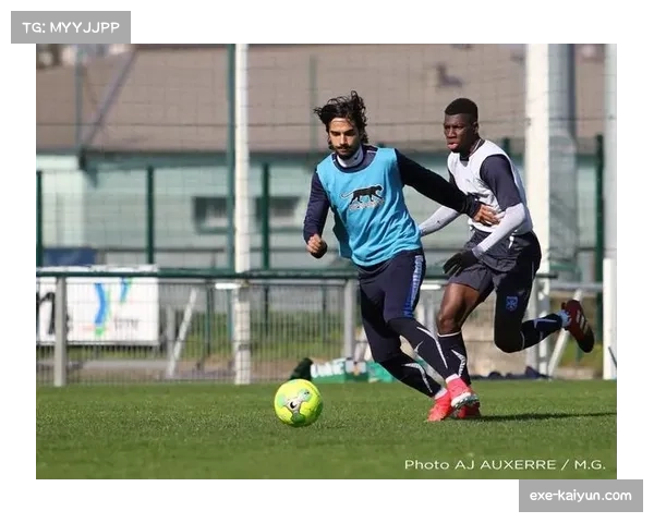 欧塞尔防守端专项演练加强 边路协防与定位球防守成改进重点